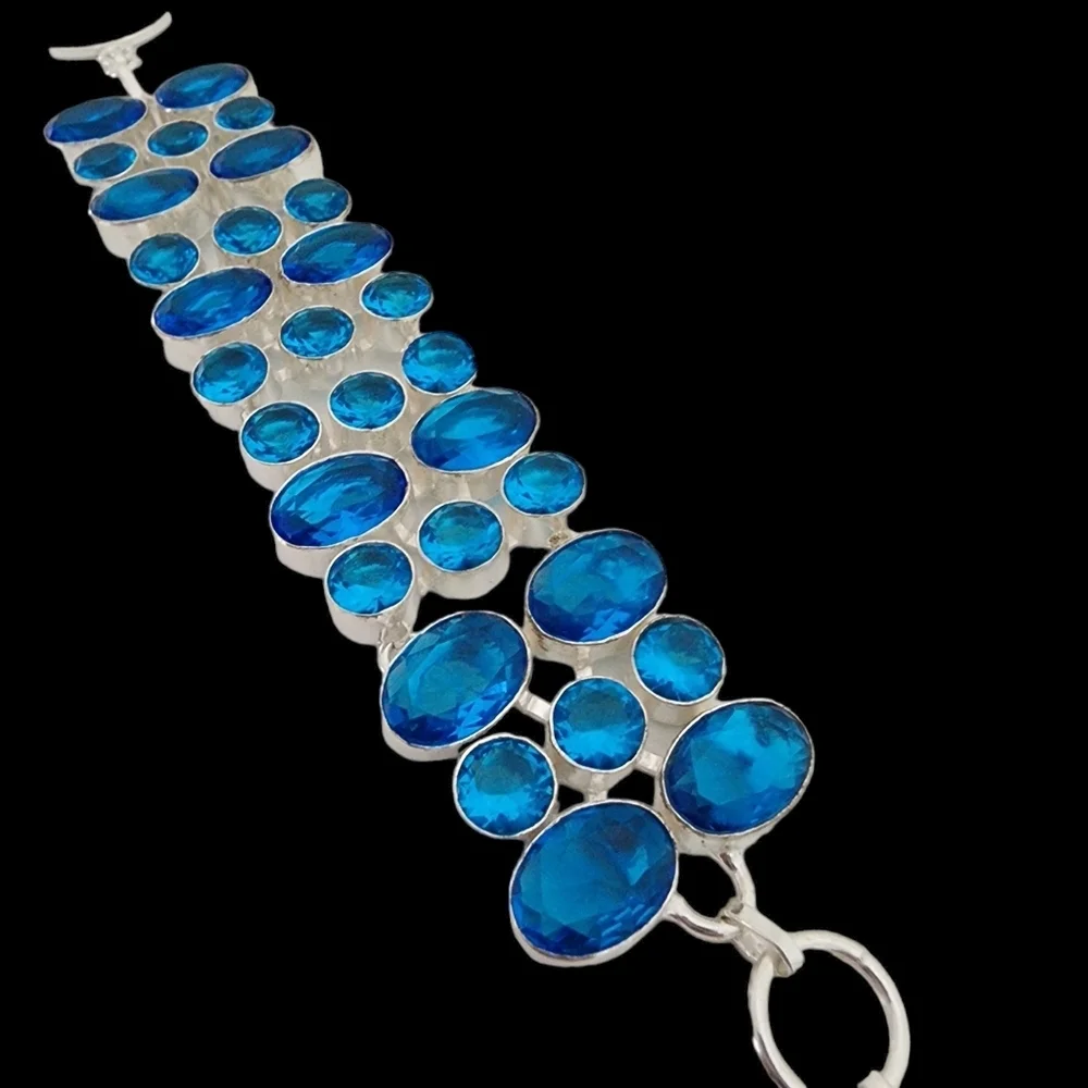 Silver bracelet faceted glass chunky bracelet blue topaz color Q02